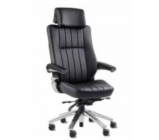 Svenstol S6 control chair with foldable and height-adjustable armrests.