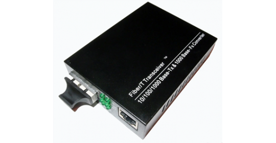 Media Converter UTP - Fibre SM SC 10/100 UK Plug.